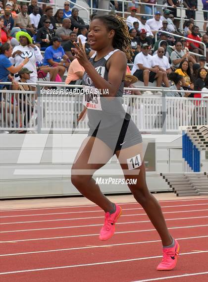 Thumbnail 2 in UIL 6A Track Region III Final photogallery.