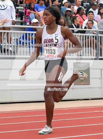Thumbnail 2 in UIL 6A Track Region III Final photogallery.