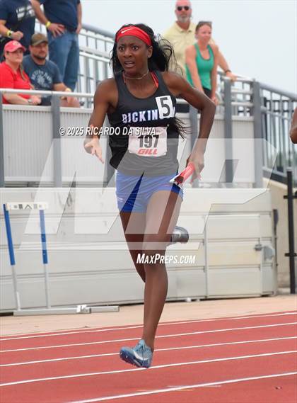 Thumbnail 2 in UIL 6A Track Region III Final photogallery.