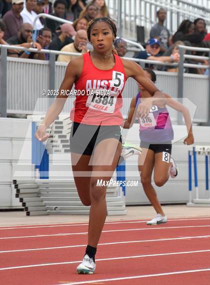 Thumbnail 1 in UIL 6A Track Region III Final photogallery.