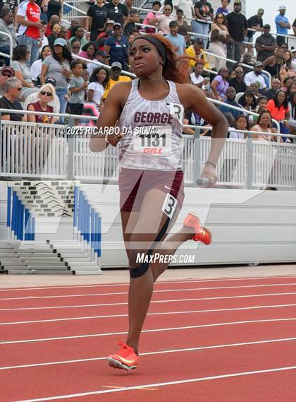 Thumbnail 2 in UIL 6A Track Region III Final photogallery.