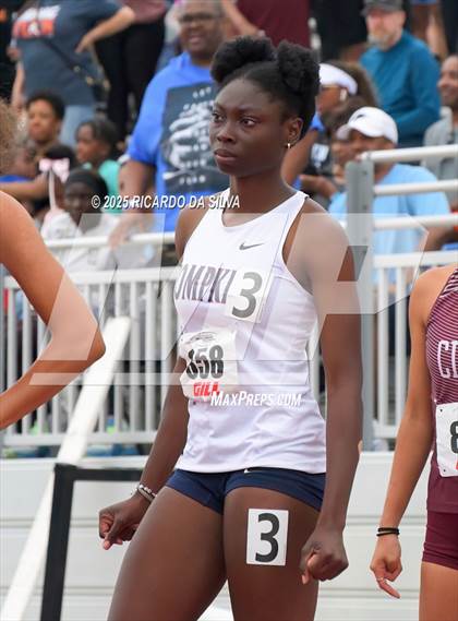 Thumbnail 2 in UIL 6A Track Region III Final photogallery.