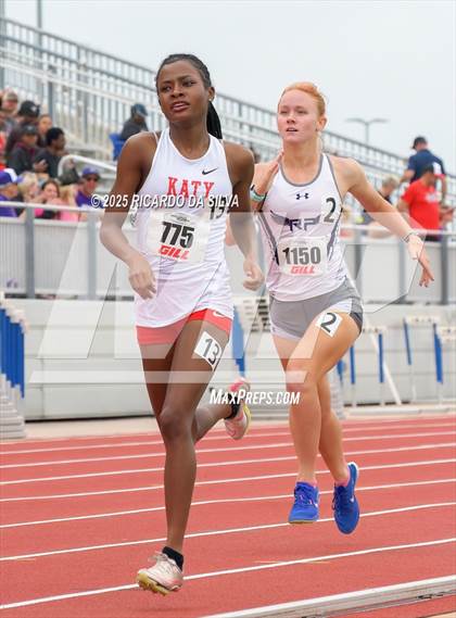 Thumbnail 2 in UIL 6A Track Region III Final photogallery.