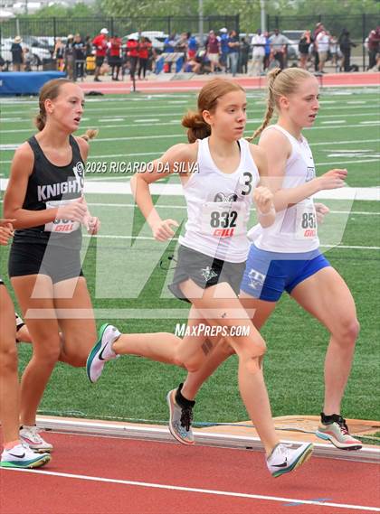 Thumbnail 2 in UIL 6A Track Region III Final photogallery.