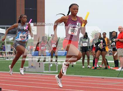 Thumbnail 2 in UIL 6A Track Region III Final photogallery.