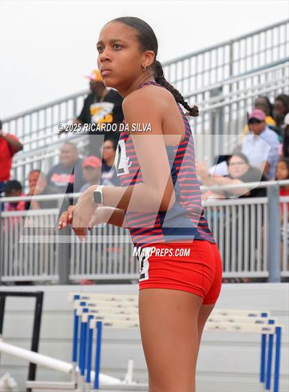 Thumbnail 2 in UIL 6A Track Region III Final photogallery.