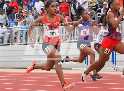 Thumbnail 2 in UIL 6A Track Region III Final photogallery.