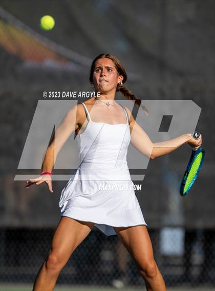 Thumbnail 3 in UHSAA 5A Semifinals photogallery.