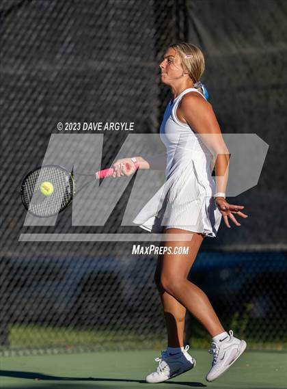 Thumbnail 1 in UHSAA 5A Semifinals photogallery.