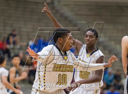 Thumbnail 1 in East Central vs. Clark (SAISD Tournament) photogallery.