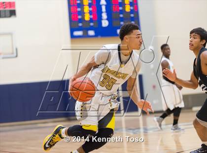Thumbnail 1 in East Central vs. Clark (SAISD Tournament) photogallery.