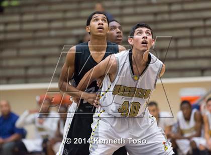 Thumbnail 1 in East Central vs. Clark (SAISD Tournament) photogallery.