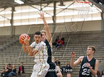 Thumbnail 2 in East Central vs. Clark (SAISD Tournament) photogallery.