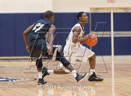 Thumbnail 1 in East Central vs. Clark (SAISD Tournament) photogallery.