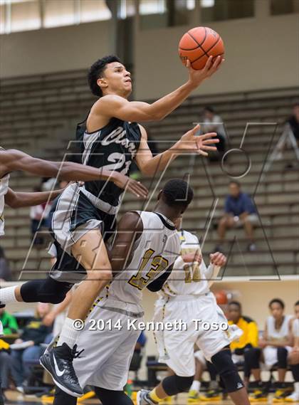 Thumbnail 2 in East Central vs. Clark (SAISD Tournament) photogallery.