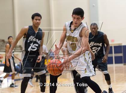 Thumbnail 3 in East Central vs. Clark (SAISD Tournament) photogallery.