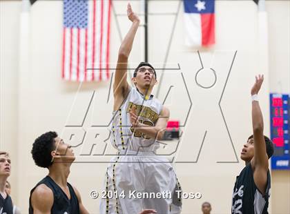 Thumbnail 3 in East Central vs. Clark (SAISD Tournament) photogallery.