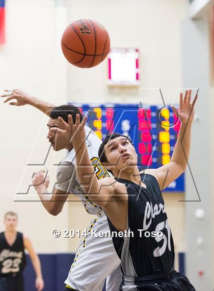 Thumbnail 1 in East Central vs. Clark (SAISD Tournament) photogallery.