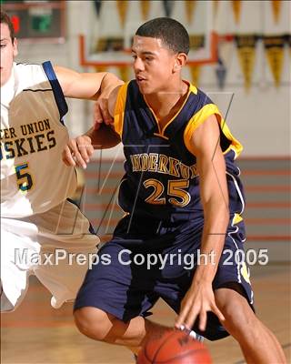 Thumbnail 2 in Inderkum vs. Sutter (Roseville Tiger Challenge) photogallery.