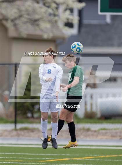 Thumbnail 1 in Gretna vs. Millard North photogallery.