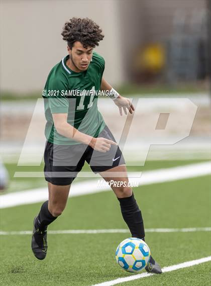 Thumbnail 2 in Gretna vs. Millard North photogallery.