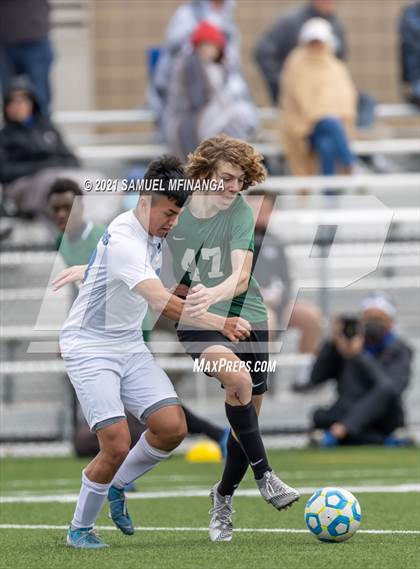 Thumbnail 2 in Gretna vs. Millard North photogallery.