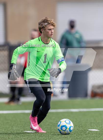 Thumbnail 2 in Gretna vs. Millard North photogallery.