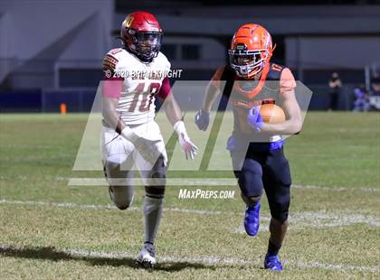 Thumbnail 1 in Lake Gibson vs. Southeast (FHSAA Class 6A Regional Playoff) photogallery.