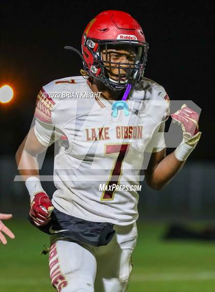 Thumbnail 2 in Lake Gibson vs. Southeast (FHSAA Class 6A Regional Playoff) photogallery.