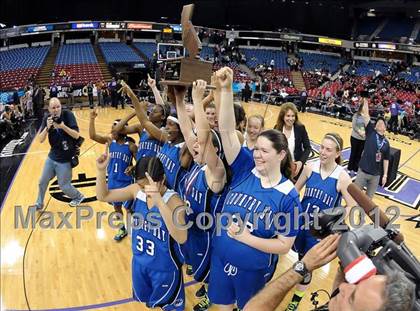 Thumbnail 2 in La Jolla Country Day vs. Salesian (CIF State D4 Final) photogallery.