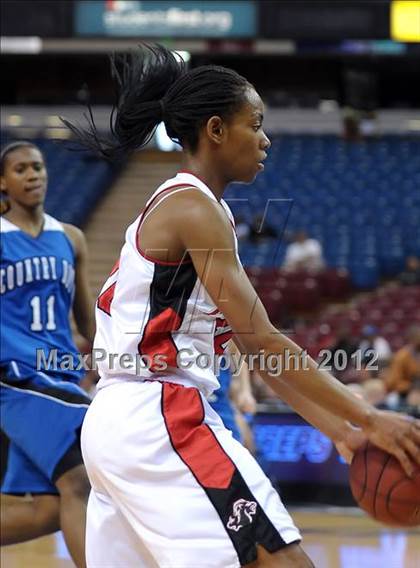 Thumbnail 3 in La Jolla Country Day vs. Salesian (CIF State D4 Final) photogallery.