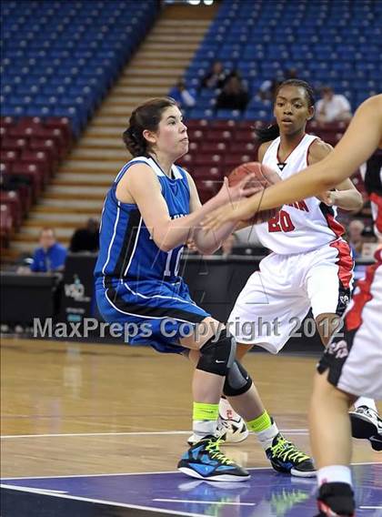 Thumbnail 3 in La Jolla Country Day vs. Salesian (CIF State D4 Final) photogallery.