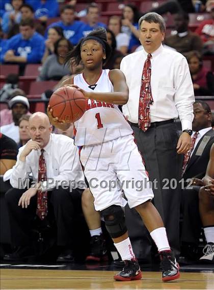 Thumbnail 2 in La Jolla Country Day vs. Salesian (CIF State D4 Final) photogallery.