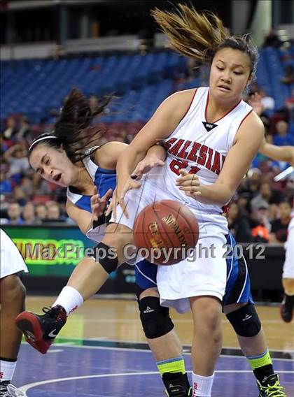 Thumbnail 2 in La Jolla Country Day vs. Salesian (CIF State D4 Final) photogallery.