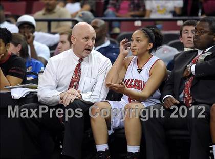 Thumbnail 1 in La Jolla Country Day vs. Salesian (CIF State D4 Final) photogallery.