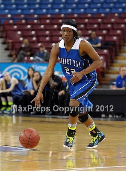 Thumbnail 3 in La Jolla Country Day vs. Salesian (CIF State D4 Final) photogallery.