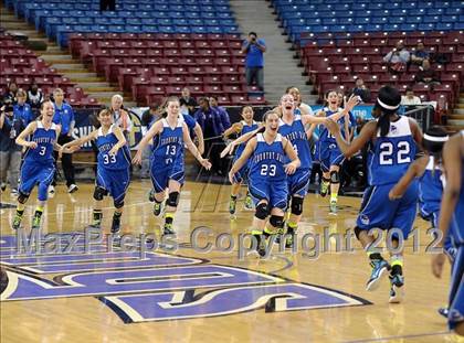Thumbnail 3 in La Jolla Country Day vs. Salesian (CIF State D4 Final) photogallery.