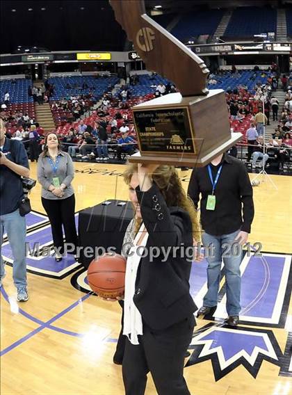 Thumbnail 2 in La Jolla Country Day vs. Salesian (CIF State D4 Final) photogallery.