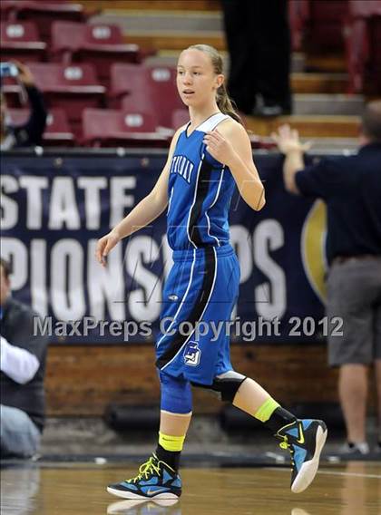 Thumbnail 3 in La Jolla Country Day vs. Salesian (CIF State D4 Final) photogallery.