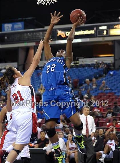 Thumbnail 1 in La Jolla Country Day vs. Salesian (CIF State D4 Final) photogallery.