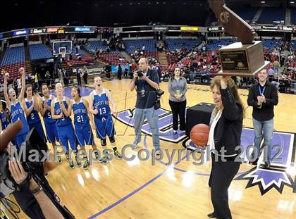 Thumbnail 3 in La Jolla Country Day vs. Salesian (CIF State D4 Final) photogallery.
