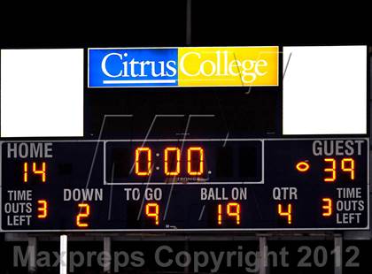 Thumbnail 2 in Azusa vs. Don Lugo photogallery.