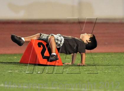 Thumbnail 2 in Azusa vs. Don Lugo photogallery.