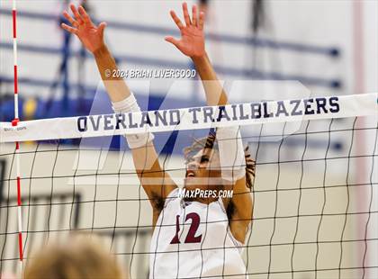 Thumbnail 3 in Eaglecrest vs. Cherokee Trail (CHSAA 5A Round 1) photogallery.