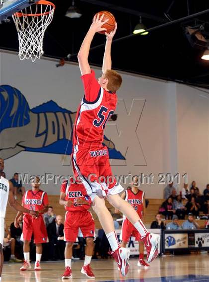 Thumbnail 1 in Canoga Park vs King (MaxPreps Holiday Classic) photogallery.