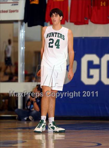 Thumbnail 1 in Canoga Park vs King (MaxPreps Holiday Classic) photogallery.