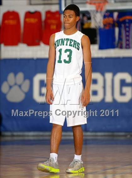 Thumbnail 2 in Canoga Park vs King (MaxPreps Holiday Classic) photogallery.