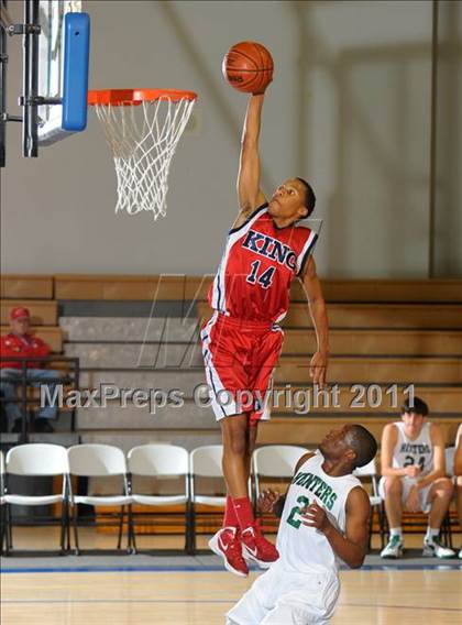 Thumbnail 2 in Canoga Park vs King (MaxPreps Holiday Classic) photogallery.