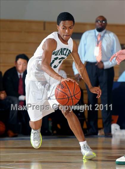 Thumbnail 1 in Canoga Park vs King (MaxPreps Holiday Classic) photogallery.