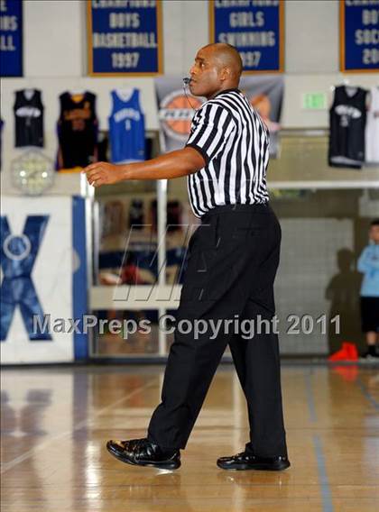 Thumbnail 2 in Canoga Park vs King (MaxPreps Holiday Classic) photogallery.